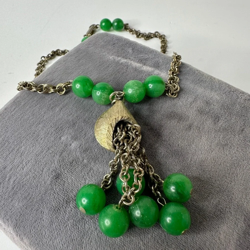 Vintage Tassel Necklace Green Plastic Beaded Gold‎ Tone Textured Shell Statement